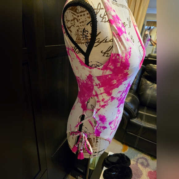 Dolce Vita Swimsuit NWT Size: Small Side Tassels Tie Up  Barbiecore Retails $134 - Picture 4 of 8